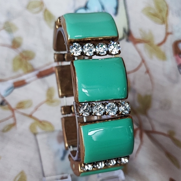 J. Crew Signed Light Jade Color Enamel Stretch Bracelet Oxidized Brass - Picture 8 of 9